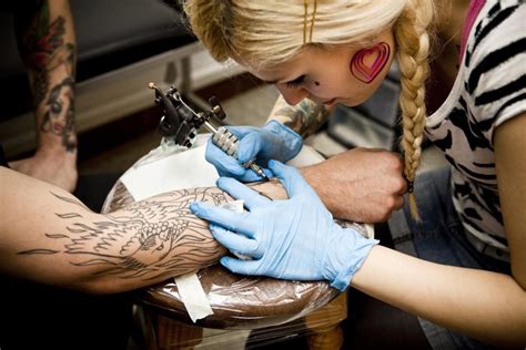 What happens when tattoo ink is injected into your skin?http://qoo.ly/gq2c7