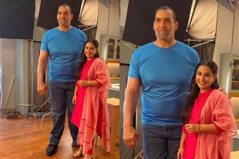 'Big Girl' Vidya Balan is All Smile As She Poses with The Great Khali, See Pic