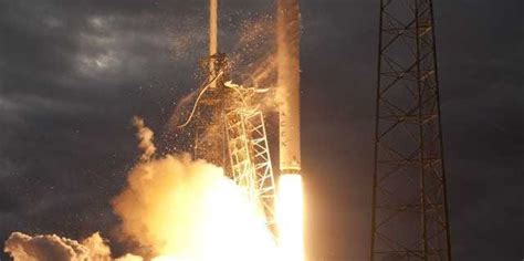 Photo Shows the SpaceX Launch - Business Insider