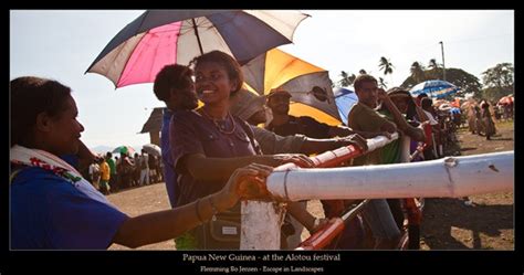 The Story of the Alotau Festival of Canoes - Flemming Bo Jensen