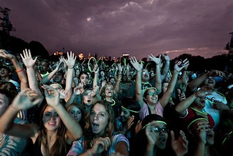 Black Eyed Peas Play Central Park Benefit Concert - Review - The New York Times