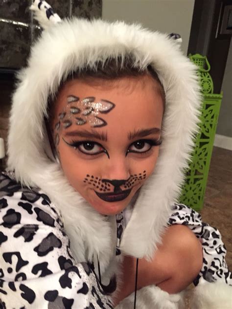 Snow leopard makeup | Leopard makeup, Leopard face paint, Cat halloween ...