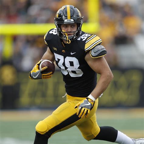 T.J. Hockenson NFL Draft 2019: Scouting Report for Detroit Lions' Pick | News, Scores ...