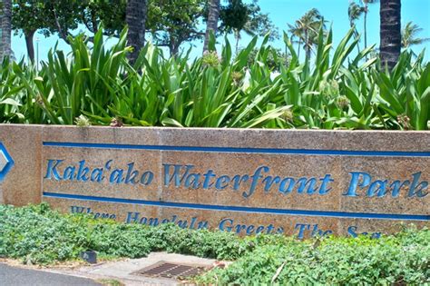 The Hopeful Traveler: Kakaako Waterfront Park (Part 1): Promenade & Park