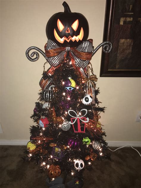 Nightmare before Christmas tree | Nightmare before christmas tree, Halloween christmas tree ...