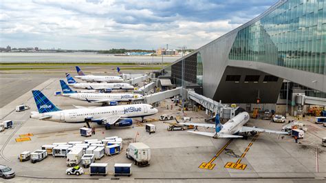 Analyzing JetBlue's 172 Weekly Flights To New York LaGuardia Airport