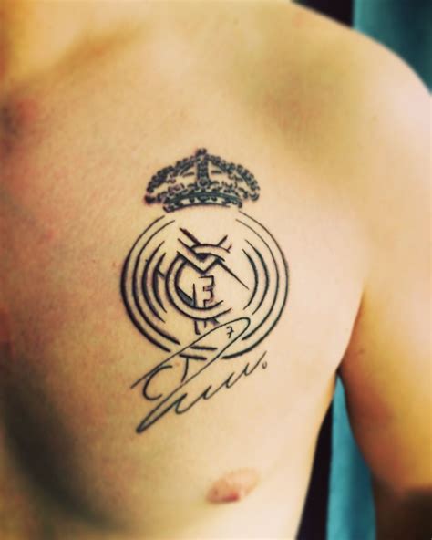 Real Madrid Logo with CR7 signature | Real madrid logo, Line tattoos ...