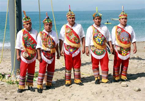 Me Gusta Vallarta: Voladores de Papantla en Puerto Vallarta