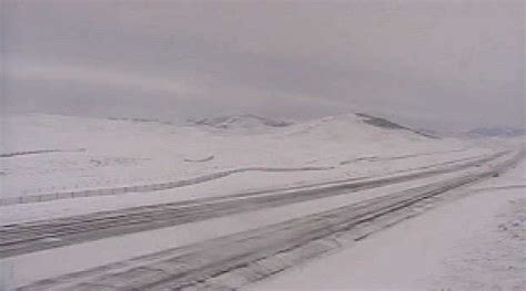 Winter weather closes I-15 at Monida Pass