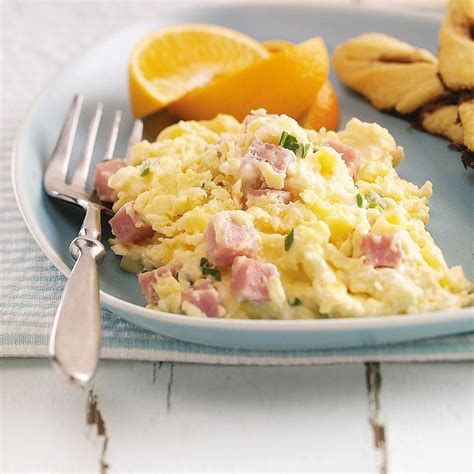 Creamy Scrambled Eggs with Ham Recipe: How to Make It