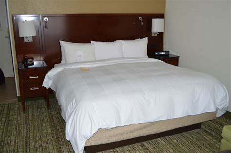 Marriott-La-Jolla-bed.jpg – Loyalty Traveler