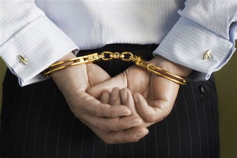 Golden handcuffs - how to use them - Our Planetory