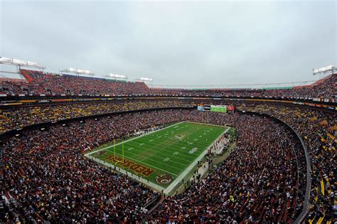 Washington Redskins' Stadium Sponsor Calls For Team To Change Name - The Spun