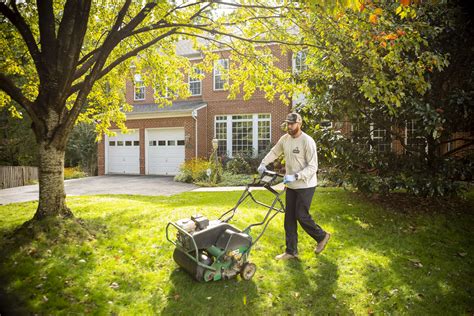 Choosing a Lawn Care Company in Northern Virginia – 13 Things to Watch Out For