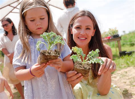 Jennifer Garner Plants the Seeds of a Fresh-Food Revolution