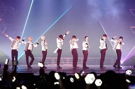 Exo Concert / COVER EXO Completes Their EXO'rDIUM Concert in Singapore ...