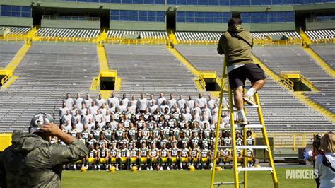 Highlights: Packers take 2022 team photo | 1...2...3...smile! 😄 # ...