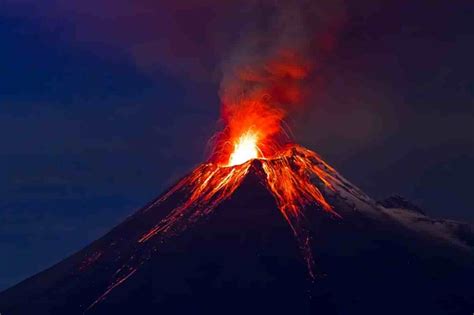 Volcanic carbon dioxide emissions helped trigger Triassic climate ...