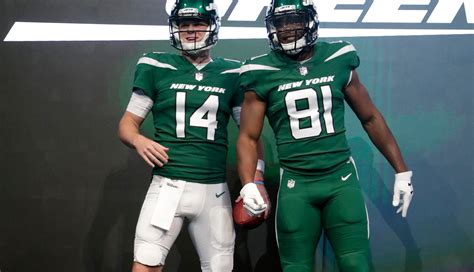 New York Jets unveil new uniforms