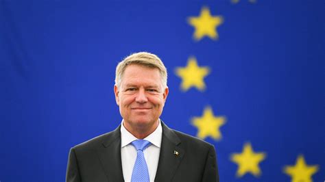 Klaus Iohannis - Klaus Iohannis, de la fumător înrăit la militant anti ...