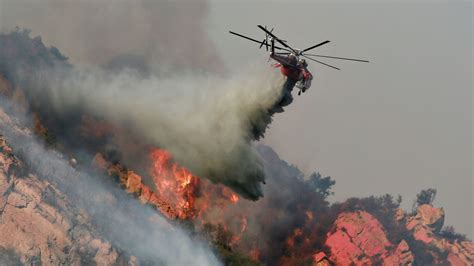 Live stream: Authorities update Woolsey Fire ravaging Malibu area