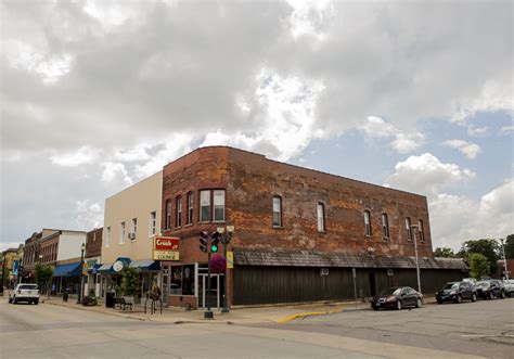 Cedar Falls, Iowa Population: 39,260 “Cedar Falls... at Forgotten Iowa