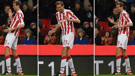 EPL goals, highlights: Peter Crouch 100th goal, robot celebration