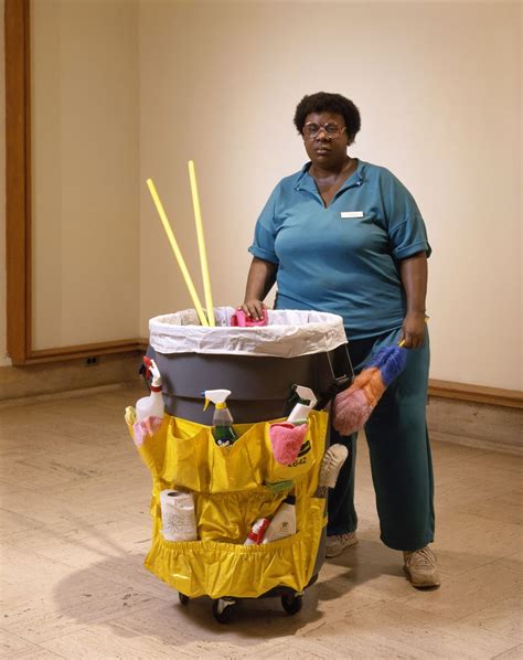 Larger than life: Duane Hanson's hyperreal sculptures – in pictures ...