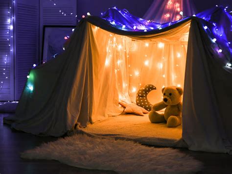 Blanket Fort Date Idea, Fun & Games Ideas and Activities.