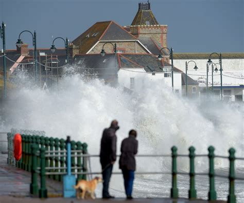 Ireland, UK Feel Ophelia 's Fury | Newsmax.com