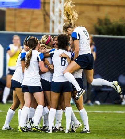 BYU Women's Soccer Team | Women's soccer team, Female football player ...