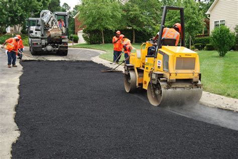 How to Maintain Asphalt Pavement - Simon Paving