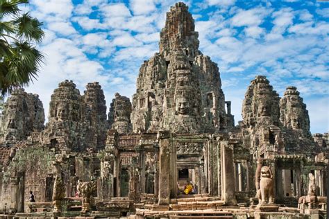 Bayon Temple | Visit Khmer Temple in Cambodia | Southeast Asia Travel