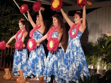 Diamond Head Luau in Honolulu at Waikiki Aquarium