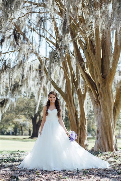 That Charleston, SC spanish moss! This southern wedding was simply ...