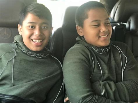 10 Potret Bagus & Ganteng, Anak Kembar Komeng yang Jarang Terekspos