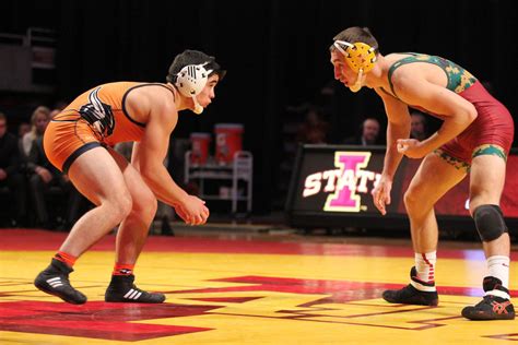 ISU wrestling heals up before Iowa dual – Iowa State Daily