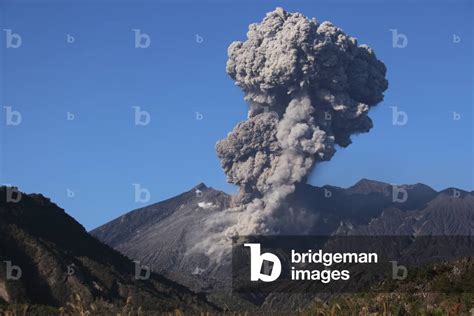 Image of Sakurajima volcano eruption - Japan - Sakurajima Volcanic ...