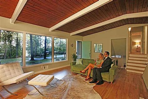 mid-century mod living room - Hooked on Houses
