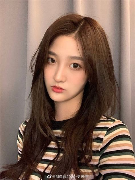 Pin by 倩儀 ` : ♡↠ 𝓈𝒾𝓃𝒾 💐 on ╰ ♡ beans. / people | Long hair styles, Hair styles, Beauty