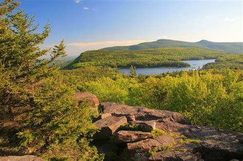 The Best Time To Travel To The Catskill Mountains | Lois Clark House ...