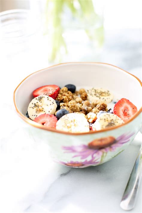 MULBERRY CEREAL WITH FRESH FRUIT - Taste of Yummy