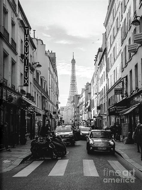 Paris Black and White Street Art, Paris Black White Eiffel Tower ...