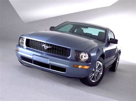 2005 Ford Mustang Price, Value, Depreciation & Reviews | Kelley Blue Book