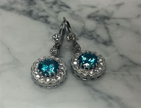 Diamond dangle earrings | Diamond dangle earrings