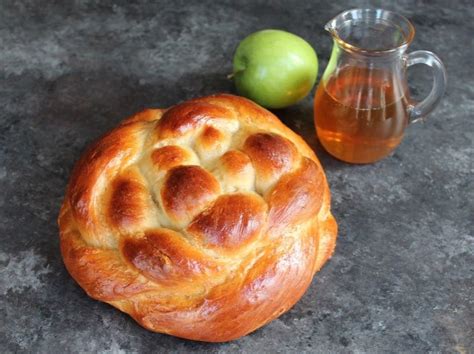 Apple Honey Challah - Recipe for Rosh Hashanah Challah