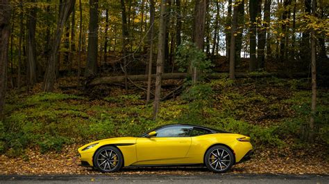 2020 Aston Martin DB11 V8 Coupe Review | AutoTrader.ca