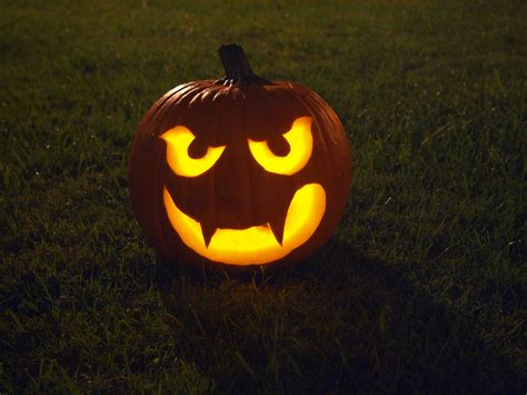 How to Make a Halloween Pumpkin: 9 Steps (with Pictures) - wikiHow