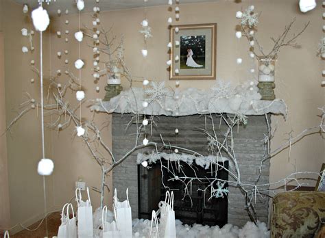 cotton ball snow falling from the ceiling. | Winter wonderland birthday party, Winter wonderland ...