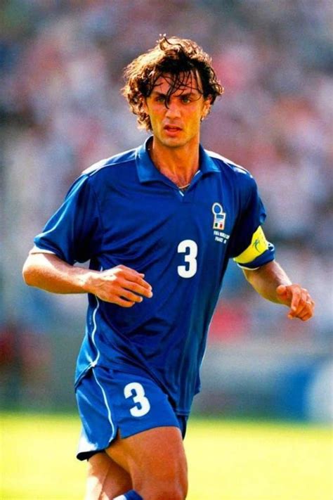 Paolo Maldini selección de Italia | Gambar sepak bola, Pemain sepak bola, Sepak bola